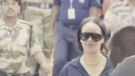 Pop Star Rihanna Is In Mumbai, Blows Kisses At The Paparazzi. Watch