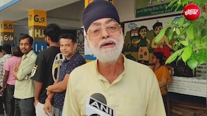 अरिजीत सिंह के पिता सुरिंदर मुर्शिदाबाद में पोलिंग बूथ पर पहुंचे, वोट डालकर क्या बोले?