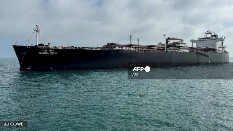 मिडिल ईस्ट संकट के बीच भारत को बड़ी राहत! 3 हफ्ते से फंसे LPG टैंकर ने असामान्य रास्ते से होर्मुज किया पार