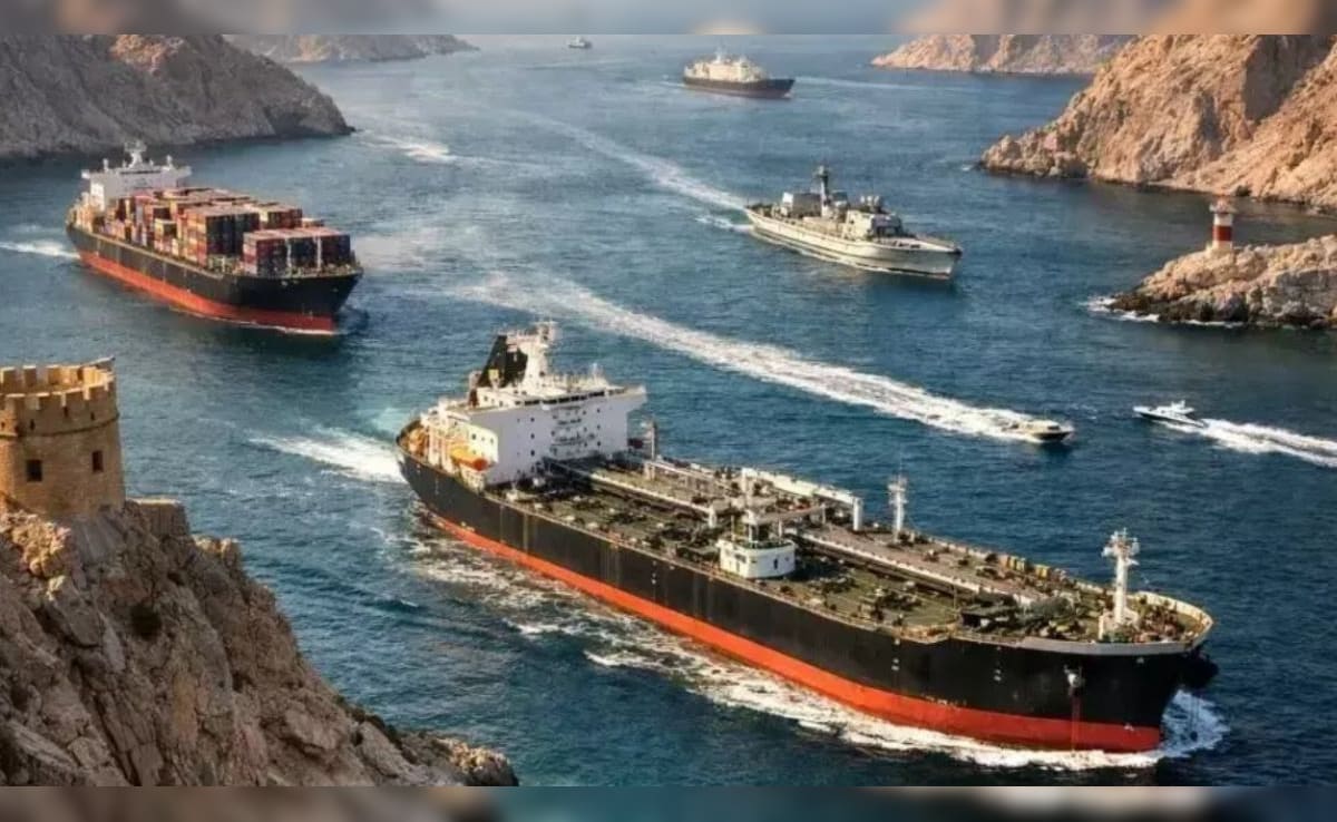 भारत के 14 जहाजों के काफिले को ईरानी गार्ड्स ने होर्मुज में घेरा, 2 पर गोलीबारी की; क्या कैसे हुआ, जानें पूरी कहानी