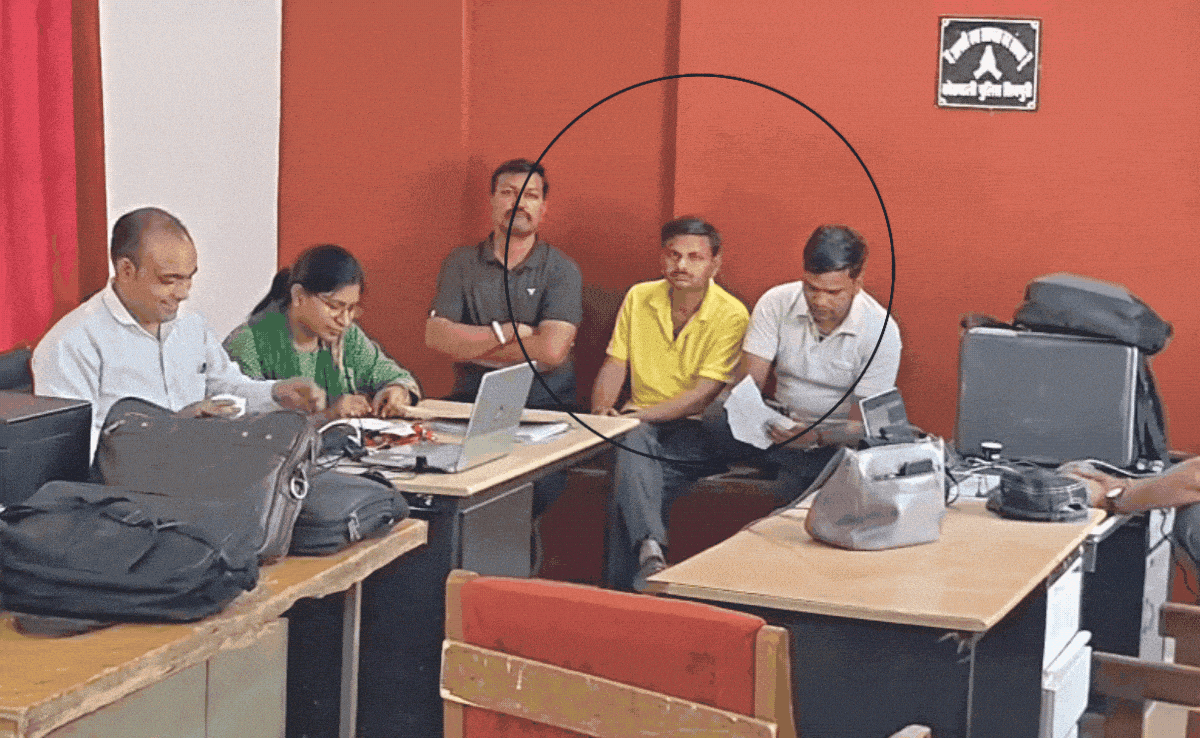 बाबू ने अपने ही विभाग के निलंबित बाबू से मांगी 60000 की रिश्वत, रंगे हाथ धराया, घूसकांड में क्या CMO भी शामिल?&nbsp;