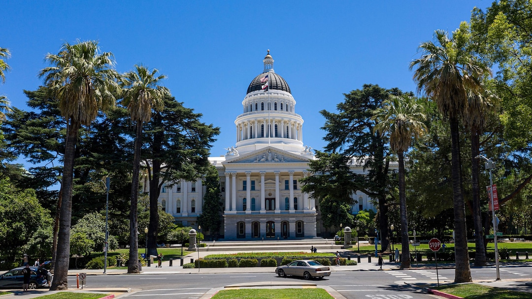 Apple, Google Crushed California Bill That Helped Smaller Rivals