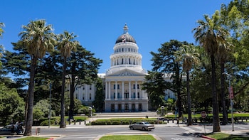 Apple, Google Crushed California Bill That Helped Smaller Rivals