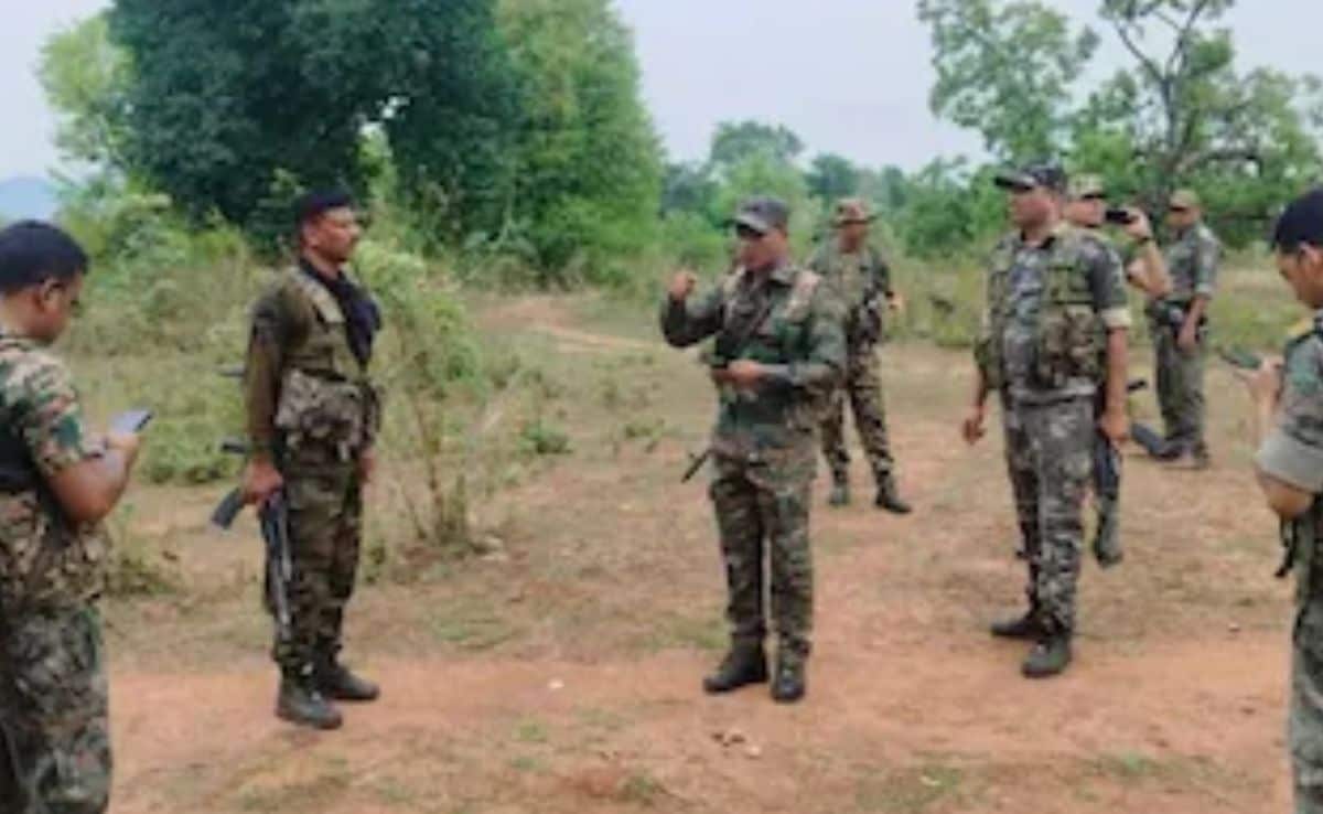 Jharkhand: 1 करोड़ इनामी नक्सली से सुरक्षाबलों की मुठभेड़, कोबरा बटालियन का एक जवान घायल