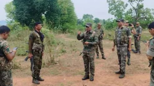 Jharkhand: 1 करोड़ इनामी नक्सली से सुरक्षाबलों की मुठभेड़, कोबरा बटालियन का एक जवान घायल