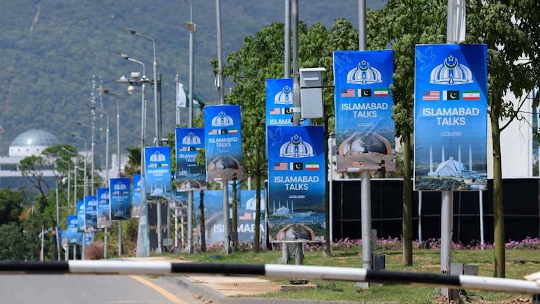 ईरान‑US के बीच आखिर चल क्या रहा है? पाकिस्तान में दूसरे दौर के लिए पहुंच रहे दोनों देशों के डेलिगेशन, लेकिन नहीं होगी आमने‑सामने की बातचीत