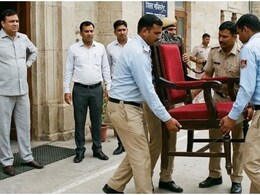 करौली: कलेक्ट्रेट में जब 'साहब' की कुर्सी उठाकर ले गई टीम, क्या है वो विवाद जिस पर कोर्ट ने लिया एक्शन