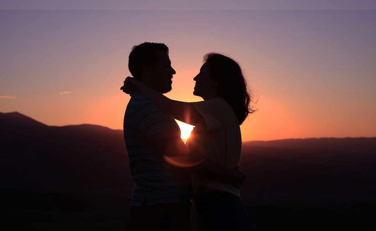 Therapist Busts 6 Instagram Myths That Are Ruining Modern Relationships