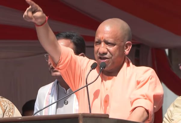 बेटियों की शिक्षा पर CM योगी का बड़ा फैसला, अब हर ब्लॉक में होंगे आवासीय स्कूल
