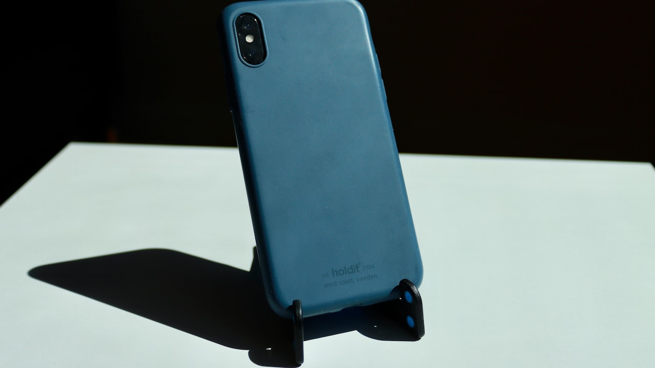 How To Choose A Car Phone Holder That Wont Fall: Complete Buying Guide