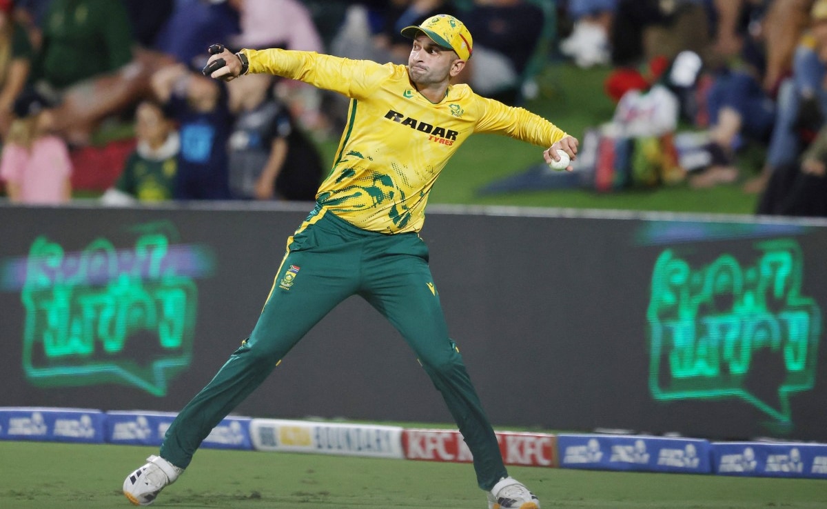 Mumbai Indians Lose NZ Captain Mitchell Santner Due To Injury. His Replacement Is A Former Rajasthan Royals Player