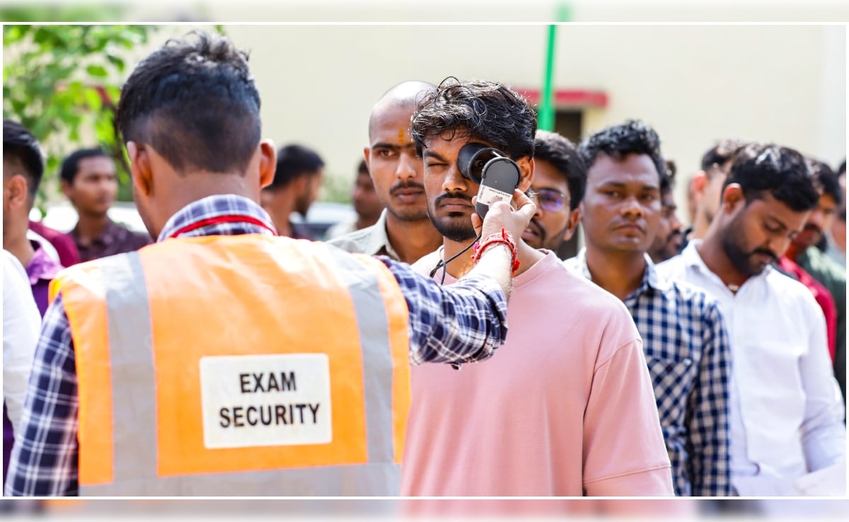 UPSC NDA 2026: यूपीएससी एनडीए परीक्षा आज, समय पर पहुंच जाएं परीक्षा केंद्र; एग्जाम से पहले पढ़ लें गाइडलाइंस