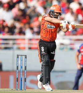PBKS vs SRH LIVE Score, IPL 2026: Big Blunder Costs SRH Big Wicket, Abhishek Sharmas Reaction Viral