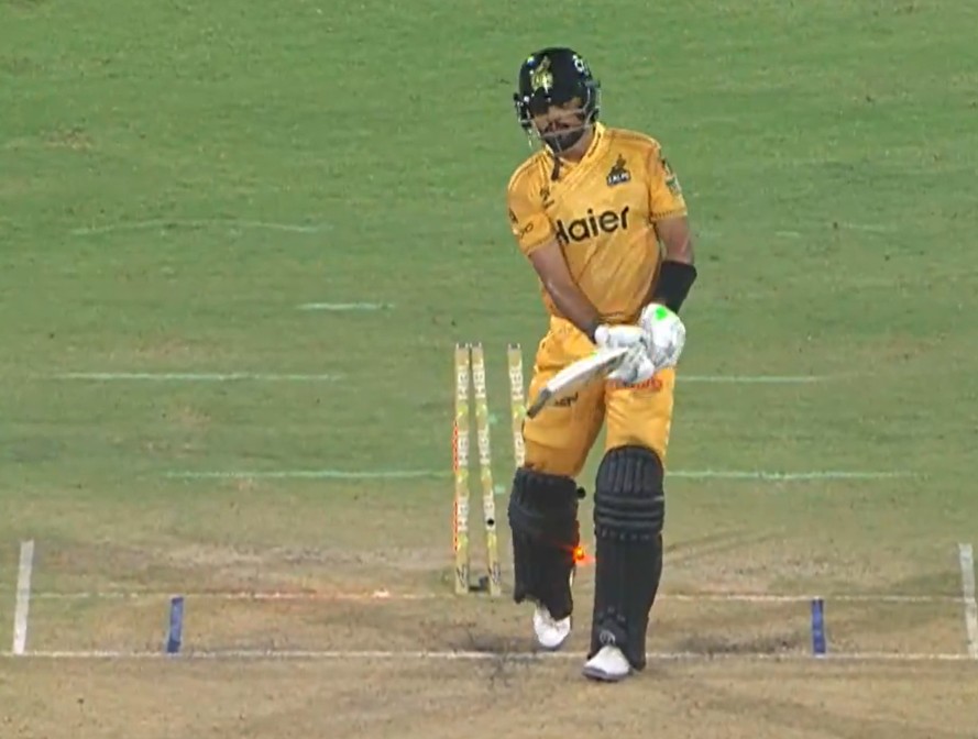 बाबर आजम को शाहीन अफरीदी के एक वर्षीय बेटे ने कर दिया क्लीन बोल्ड, फिर बाप-बेटे ने मिलकर मनाया जश्न, VIDEO