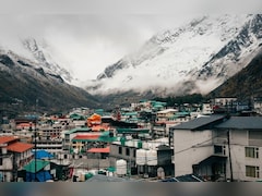 चमोली: मौसम ने बदली करवट, बद्रीनाथ और हेमकुंड साहिब जैसे ऊंचाई वाले इलाकों में बर्फबारी से बढ़ी ठंड