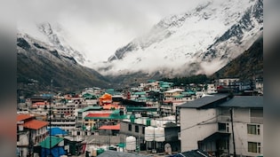 चमोली: मौसम ने बदली करवट, बद्रीनाथ और हेमकुंड साहिब जैसे ऊंचाई वाले इलाकों में बर्फबारी से बढ़ी ठंड