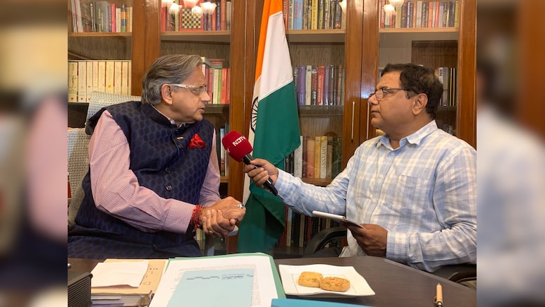 होर्मुज संकट में कैसे बढ़ रही देश के विझिंजम पोर्ट की अहमियत, शशि थरूर ने एनडीटीवी संग बातचीत में बताया