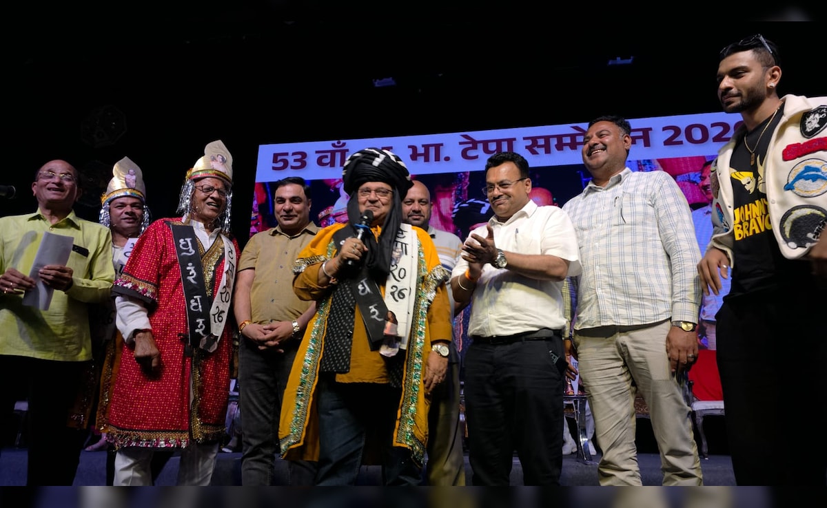 धुरंधर टेपा सम्मेलन; उज्जैन में राकेश बेदी बने ‘मुख्य टेपा’, हंसी और व्यंग्य के महाकुंभ में ठहाकों की गूंज