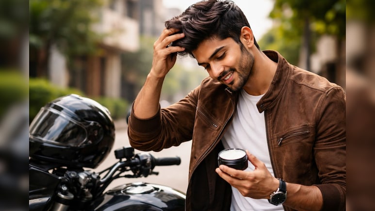 बाइक चलाते-चलाते बाल बिखर जाते हैं? जान लें हेलमेट लगाने के बाद भी स्टाइल बचाने के स्मार्ट तरीके
