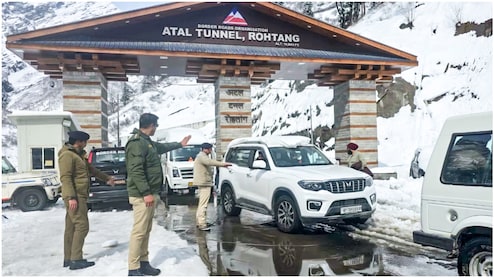 Himachal Weather: अटल टनल के पास पहाड़ खिसकने का खतरा, पर्यटकों के लिए बंद हुए रास्ते; IMD ने बताया हिमाचल में कब तक खराब रहेगा मौसम