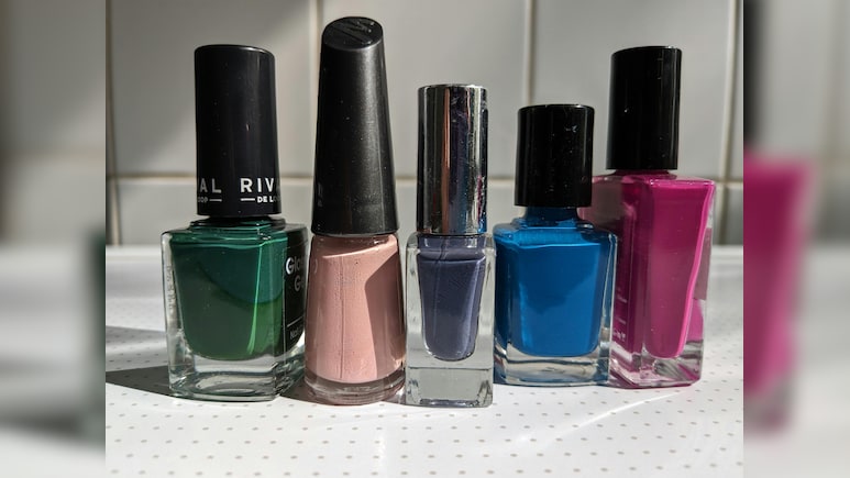 सूख गया है आपका नेल पेंट? फेंकने से पहले अपनाएं ये आसान ट्रिक्स, दोबारा कर पाएंगे इस्तेमाल