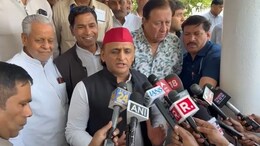 जयपुर में अखिलेश यादव ने बीजेपी के वादों पर कसा तंज, कहा- वादा करते हैं पर पीछे मुड़कर नहीं देखते