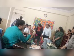 जयपुर में स्कूल प्रबंधन की मनमानी, पूरे साल की फीस लेकर जड़ दिया ताला; अभिभावकों ने किया हंगामा