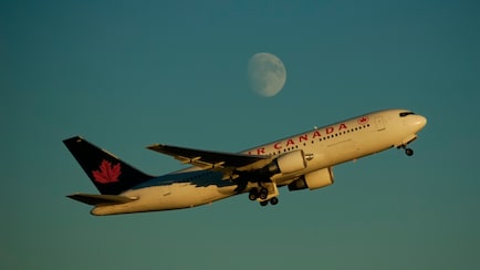 Throwback: How A Pilot Landed An Air Canada Plane When 2 Engines Died Mid-Air