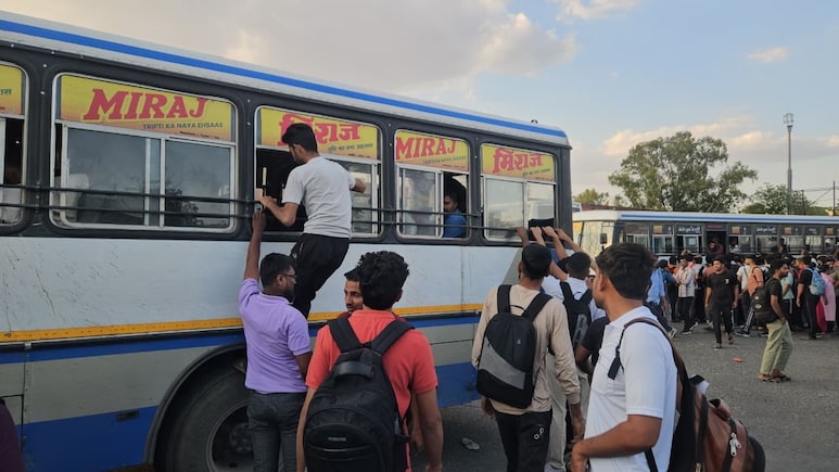 SI भर्ती परीक्षा के बाद रोडवेज बस स्टैंड पर मची अफरातफरी, जान जोखिम में डालकर सफर करने को मजबूर अभ्यर्थी