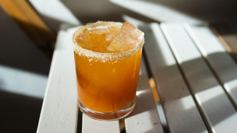 गर्मी का सबसे बड़ा तोड़ है ये शरबत, डाइजेशन को बनाता है बेहतर, देता है कूलिंग इफेक्&zwj;ट