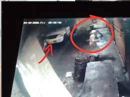 गुना में बीच सड़क पर गुंडागर्दी: बर्थडे पार्टी के दौरान  युवकों ने मोहल्ले में मचाया उत्पात, 4 लोगों पर किया जानलेवा हमला