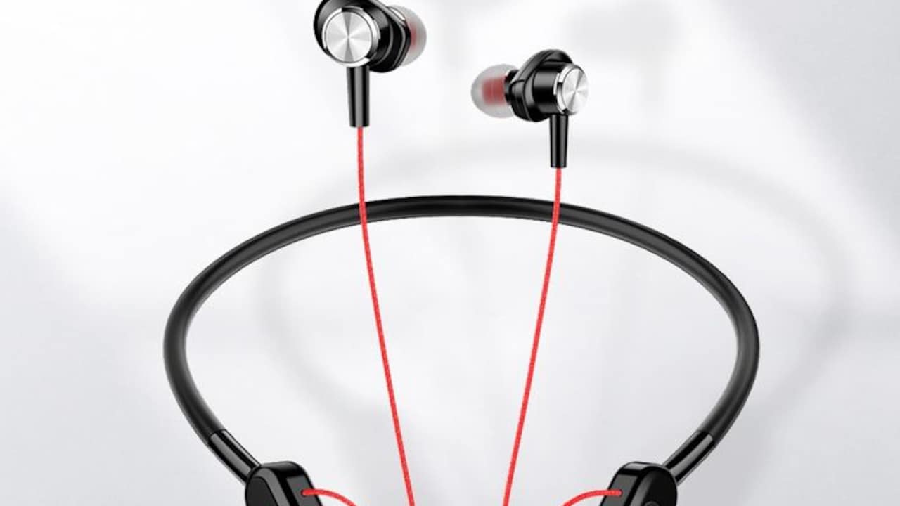 Neckbands vs TWS Earbuds: Which One Is Less Annoying For Daily Use Neckbands vs TWS Earbuds: Which One Is Less Annoying For Daily Use