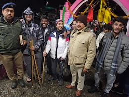 तुंगनाथ&ndash;चंद्रशिला ट्रेक पर फंसे 30 ट्रैकर सुरक्षित, पुलिस‑वन विभाग की मुस्तैदी से टला बड़ा हादसा