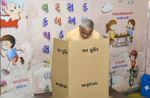 गुजरात में स्थानीय निकाय चुनाव के लिए मतदान संपन्न, नगर निगमों में 50% से कम पड़े वोट