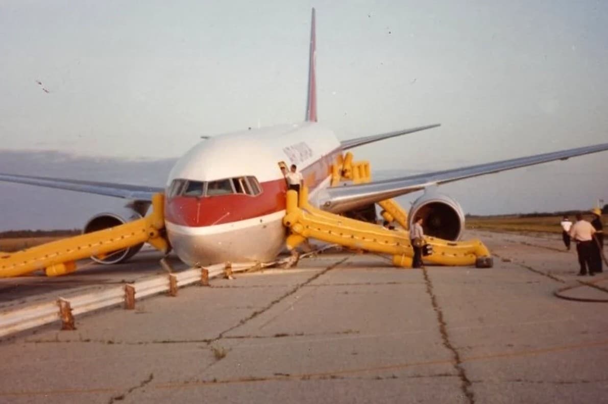 He performed a manoeuvre called a forward slip, typically used in small aircraft. He performed a manoeuvre called a forward slip, typically used in small aircraft.