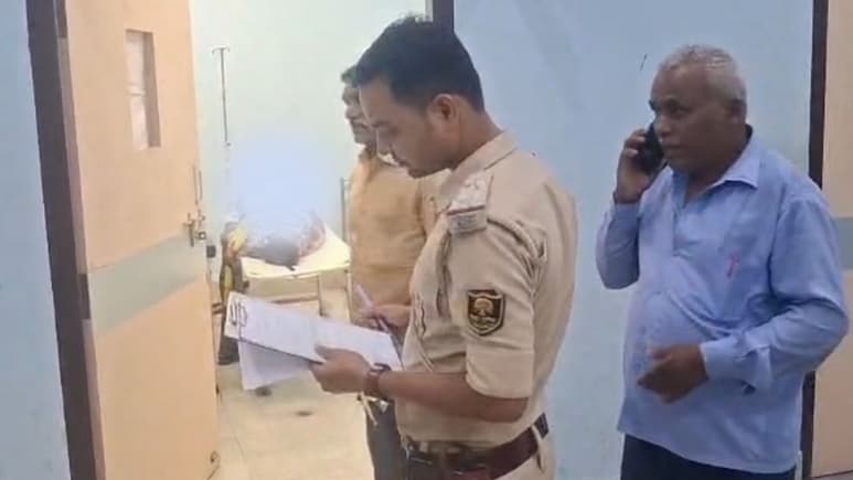 Bihar: सड़क हादसे के बाद युवक को अस्पताल ने घोषित किया मृत, पोस्टमार्टम से पहले दिखी बॉडी में हलचल, फिर...