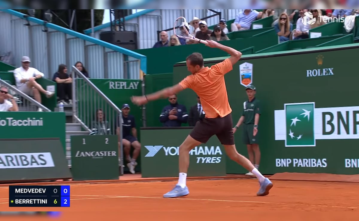 WATCH: Daniil Medvedev Smashes Racquet Seven Times After Career-First 'Double Bagel' Collapse