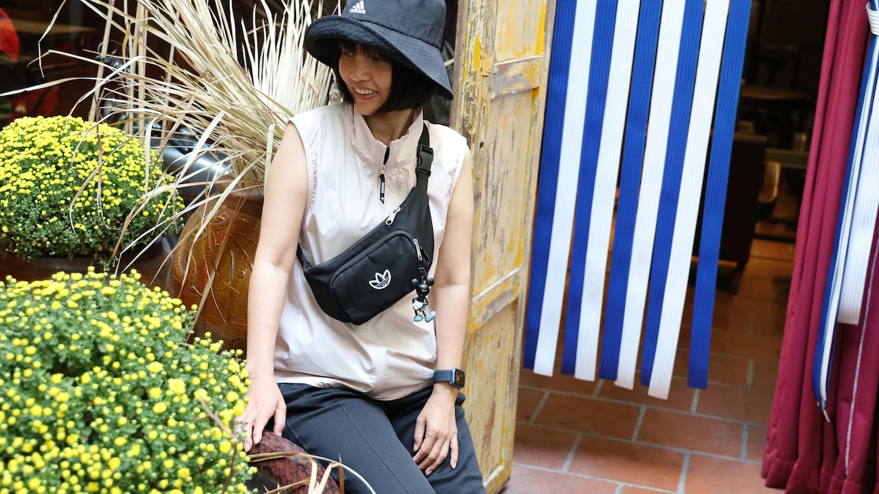 Spacious waist bags for women who travel frequently