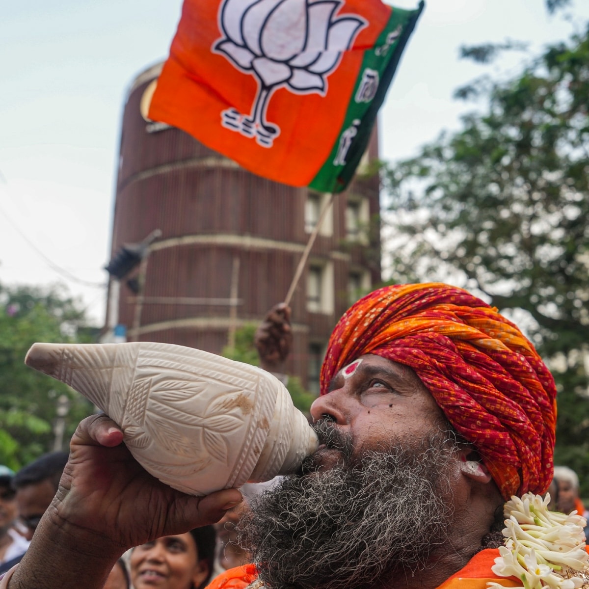 बीजेपी ने उत्तरी बंगाल में सीमा सुरक्षा और पहचान की राजनीति को मुद्दा बनाने की कोशिश की.