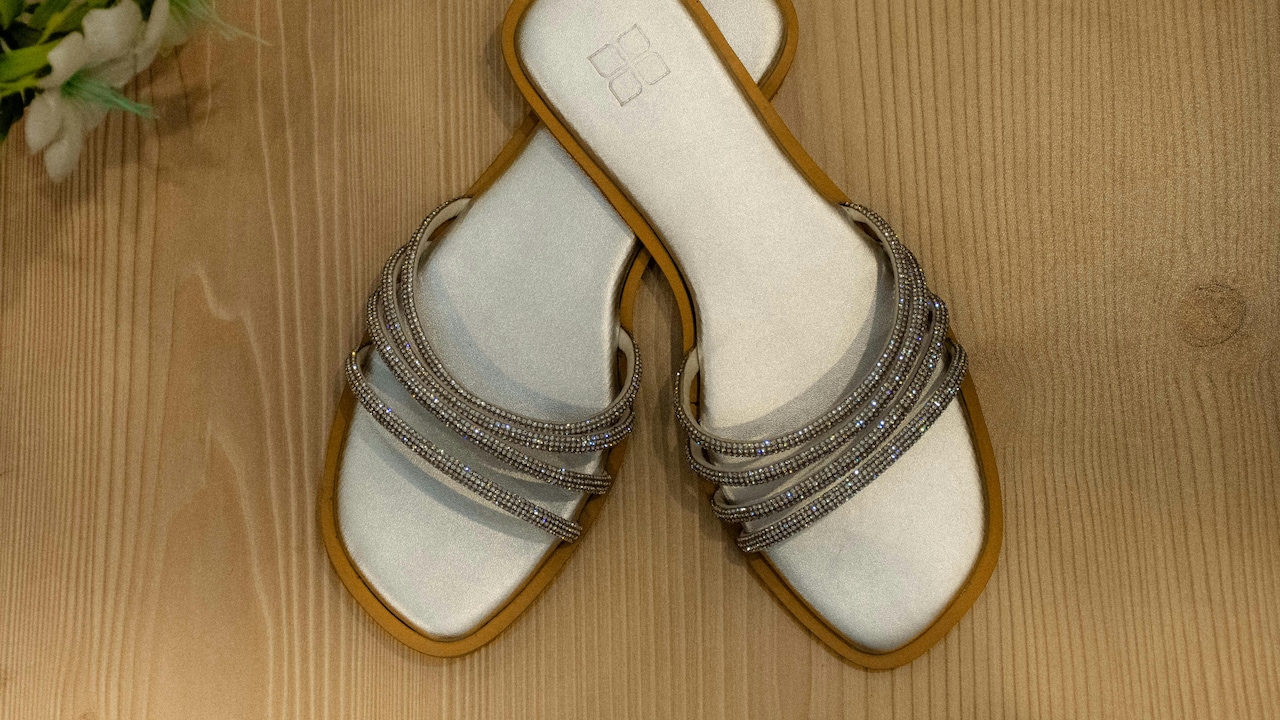 Flat Sandals Causing Heel Pain? Its Not The Price, The Sole Structure Flat Sandals Causing Heel Pain? Its Not The Price, The Sole Structure