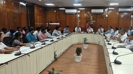 करौली में सफाई व्यवस्था पर बैठक में ही खुल गई प्रशासन की पोल, कागजों में साफ शहर; जमीन पर गंदगी का ढेर