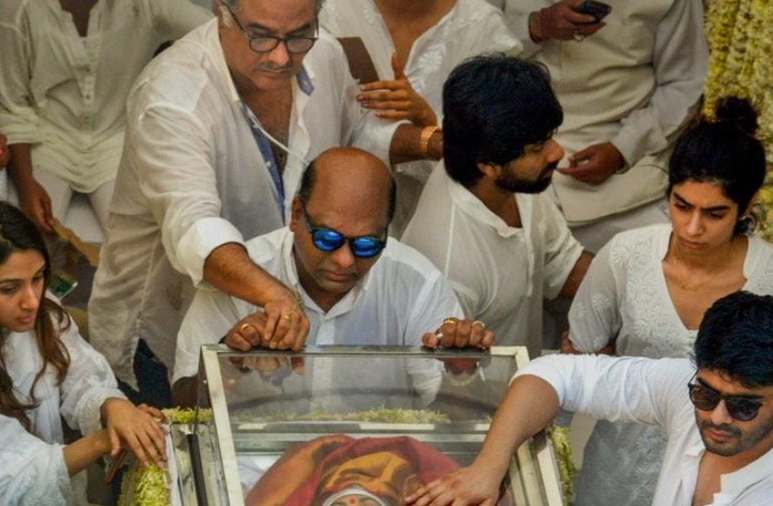 बॉलीवुड के वो चार जनाजे जिनमें उमड़ा फैन्स का हुजूम, चौथे नंबर पर आती है श्रीदेवी की अंतिम यात्रा