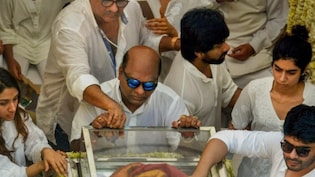 बॉलीवुड के वो चार जनाजे जिनमें उमड़ा फैन्स का हुजूम, चौथे नंबर पर आती है श्रीदेवी की अंतिम यात्रा