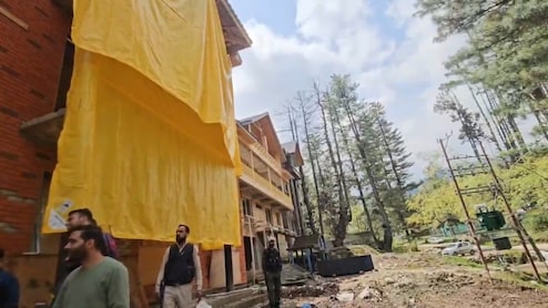 कश्मीर के गुलमर्ग में 6 होटलों के खिलाफ बड़ी कार्रवाई, घूमने जाने का है प्लान तो पढ़ लें ये खबर