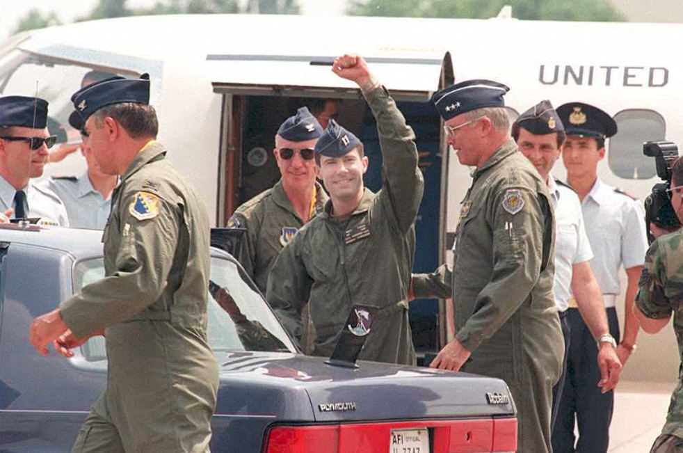 30 Years Before Iran Op, A Pilot Who Survived Behind Enemy Lines For Days 30 Years Before Iran Op, A Pilot Who Survived Behind Enemy Lines For Days