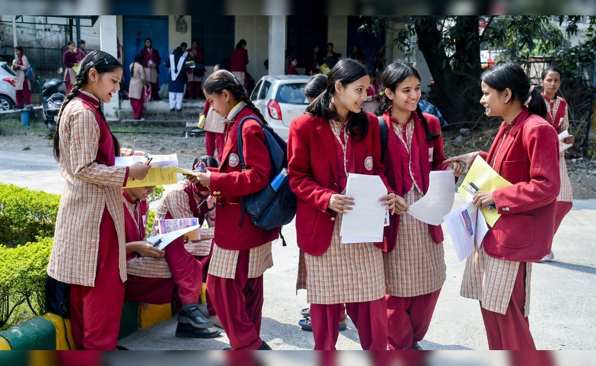 CBSE 12th Result 2026 LIVE : सीबीएसई बोर्ड 12th का रिजल्ट cbse.gov.in पर कब होगा जारी, ये रही Latest Update