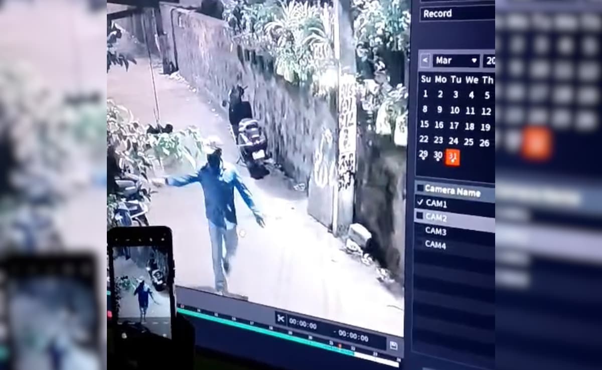 Video: LIC Agent Attacked With Acid Outside Home In Andhra Pradesh