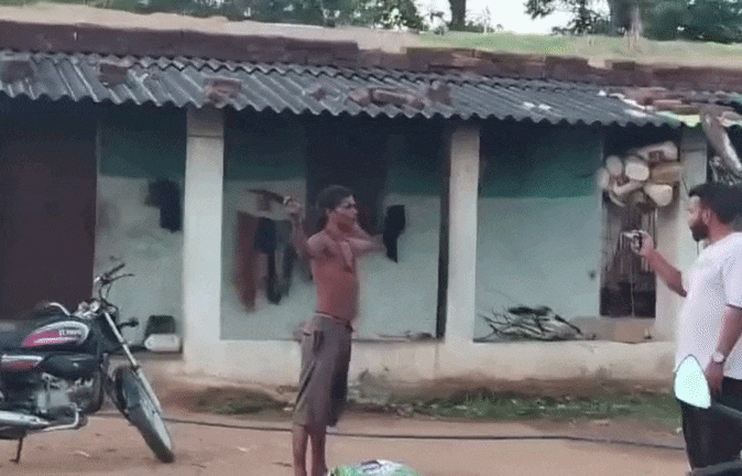 पति ने काटा पत्नी का सिर, पूरे गांव में लेकर घूमा; चरित्र शंका के चलते उठाया ये कदम