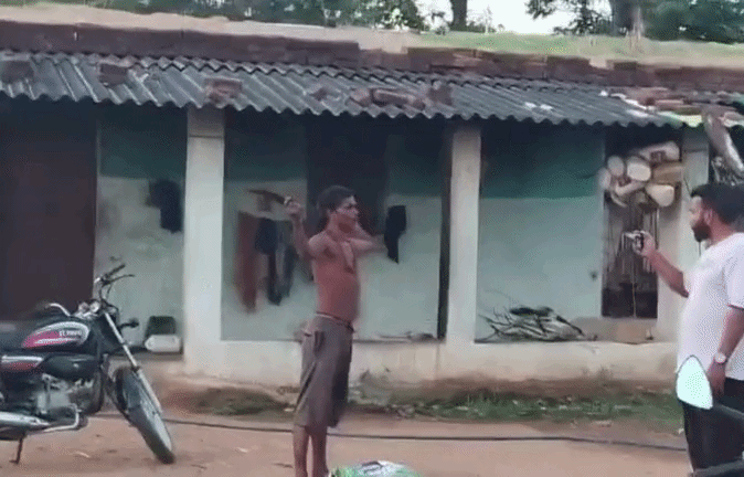 पति ने काटा पत्नी का सिर, पूरे गांव में लेकर घूमा; चरित्र शंका के चलते उठाया ये कदम