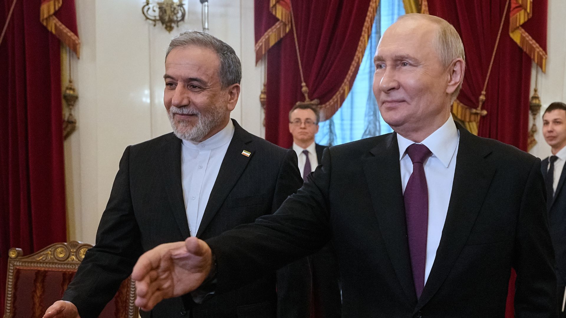 दोस्त हो तो रूस जैसा! UN में फिर दिया ईरान का साथ, कहा- 'होर्मुज नाकेबंदी का पूरा हक, अमेरिका समुद्री डाकू है'